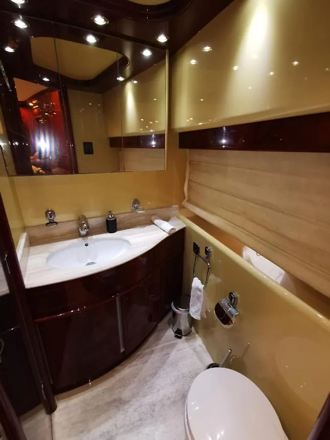 Magnificent Luxury Yacht In Barcelona Center Hotel 0*,