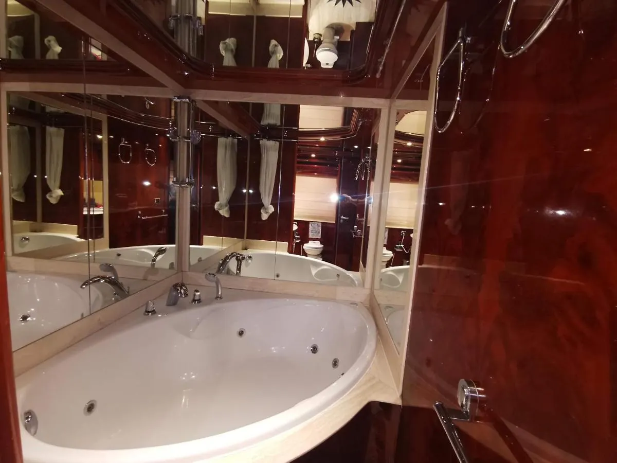 Botel Magnificent Luxury Yacht In Barcelona Center Hotel