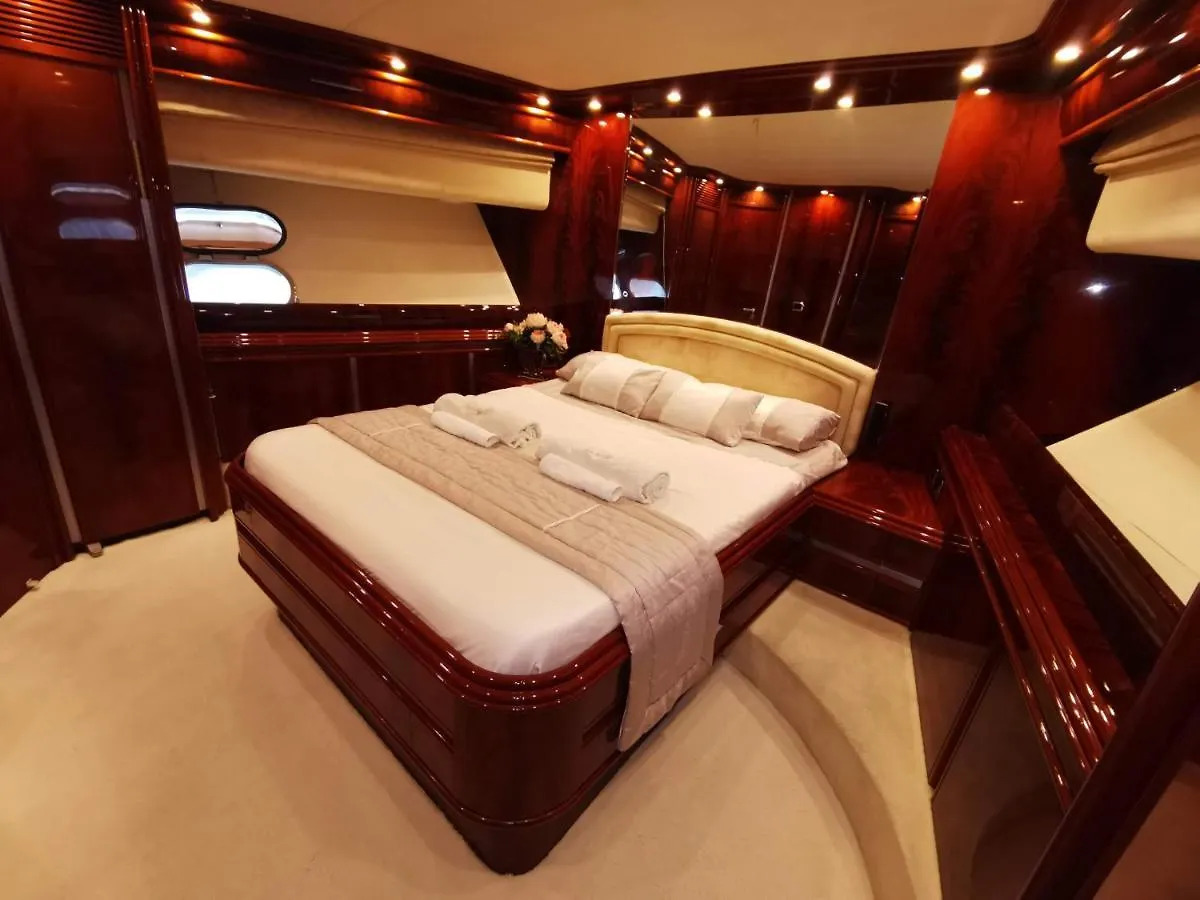 Magnificent Luxury Yacht In Barcelona Center Hotel 0*,  Spanien